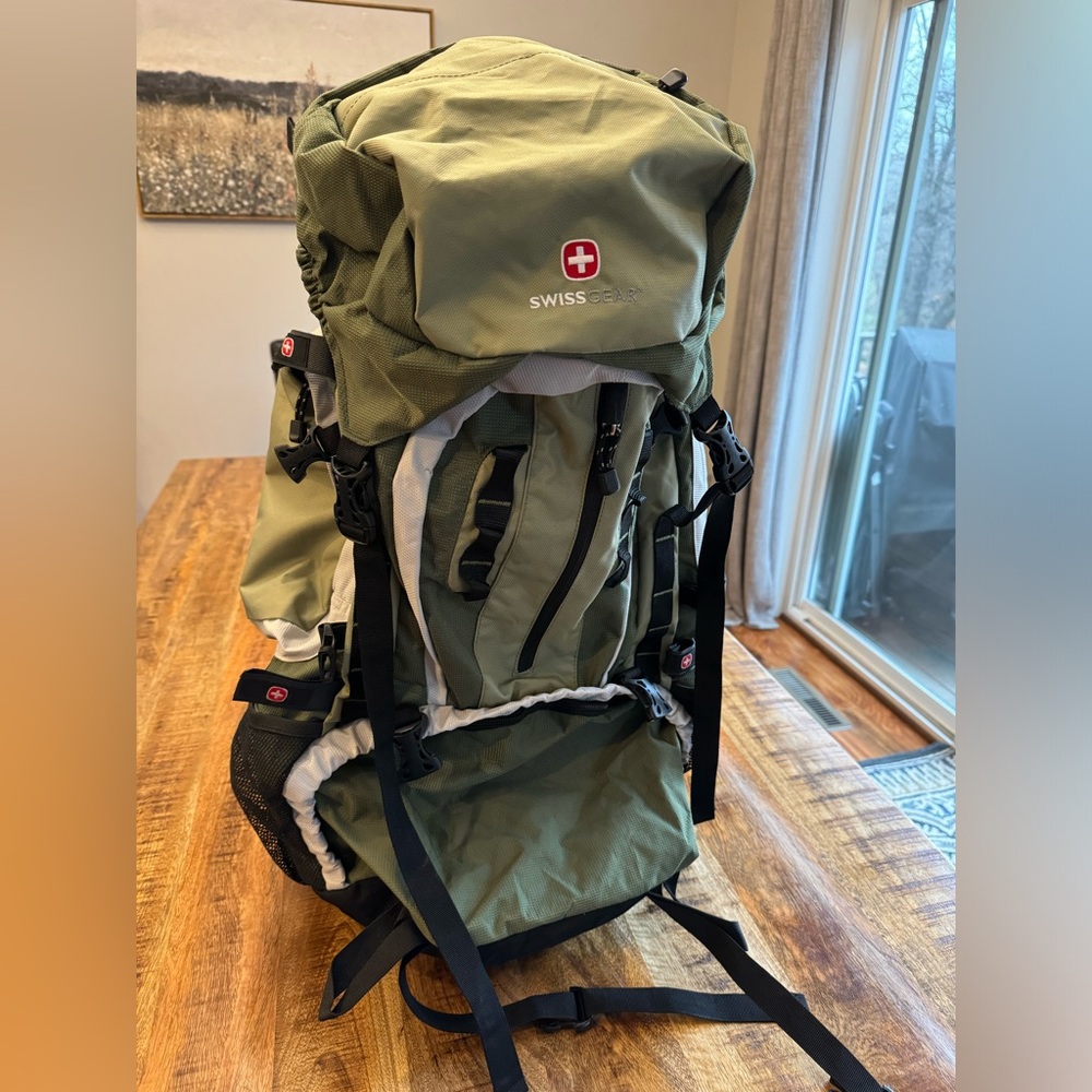 Swiss Gear hiking pack with internal frame. Like new, NEVER USED.